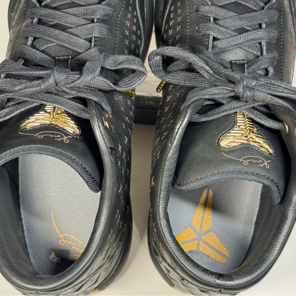 kobe 10 mid ext black metallic gold